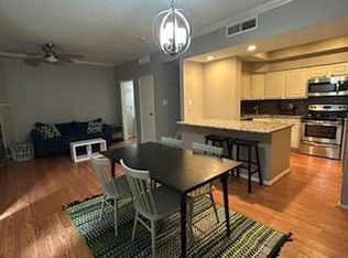 921 Marine Dr APT 305, Galveston, TX 77550