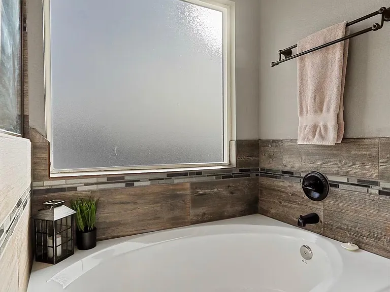 904 Cottage Pl — Photo 25