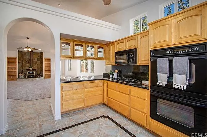 4 bed, 2603 sqft, $2,950 — Photo 2