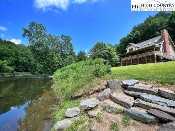 431 Bent River Drive, Lansing, NC 28643