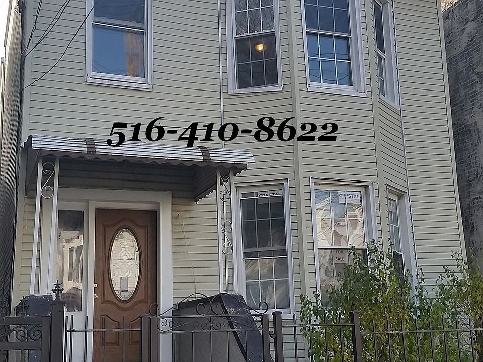 1st image of 1739 Melville St