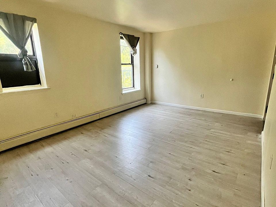 2nd image of 136 Grant Ave APT 3A