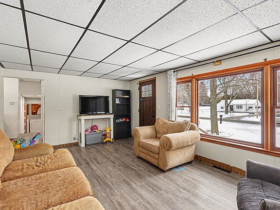 4th image of 2873 S Quarterline Rd