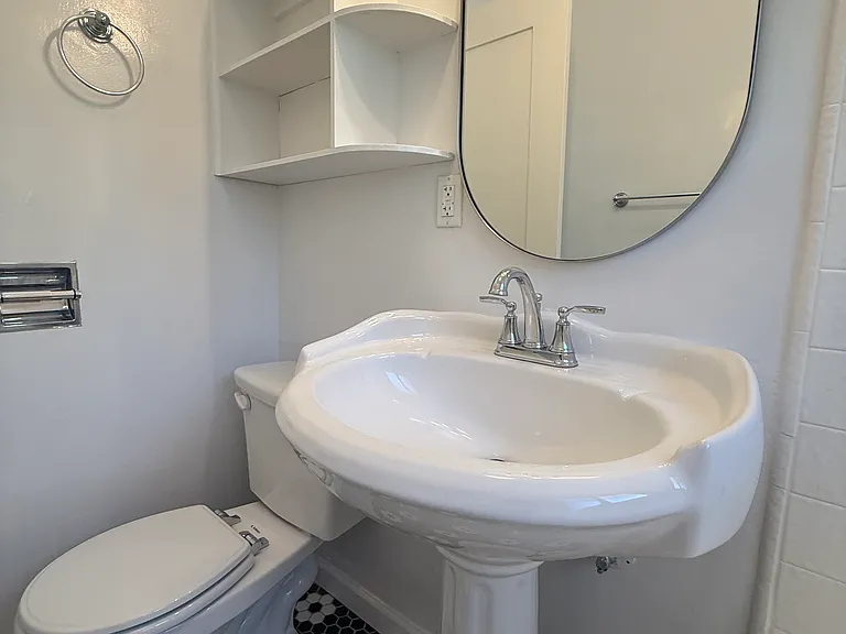 2355 Cove Ave #303 — Photo 14