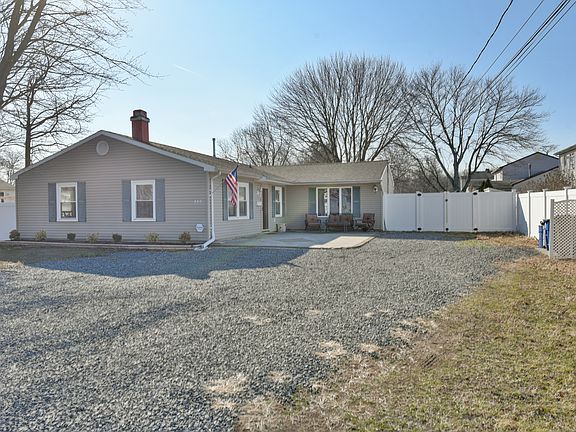 2nd image of 455 Cliffwood Ave