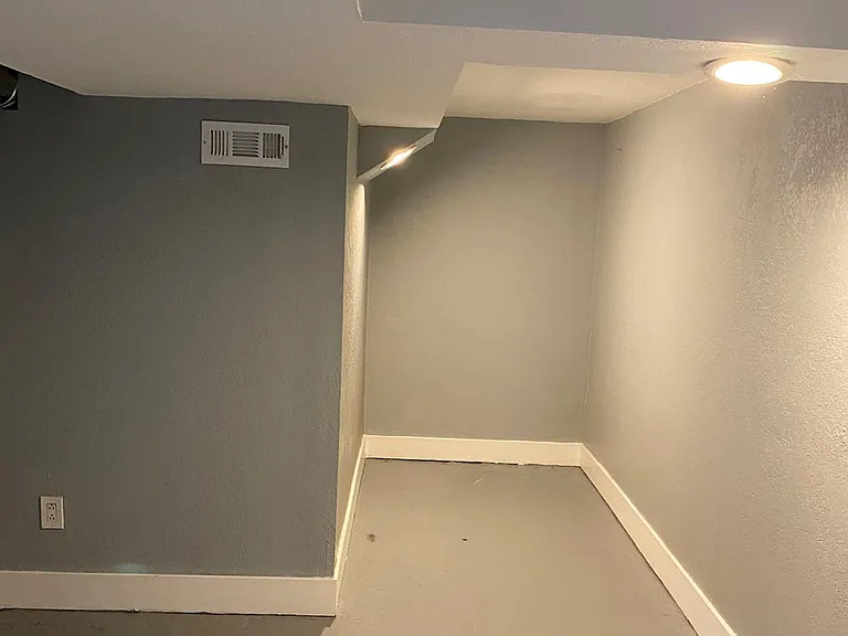 5610 S Main St — Photo 28
