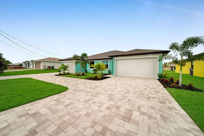 3 bed, 2.0 bath, 1200 sqft, $2,100 — Photo 3
