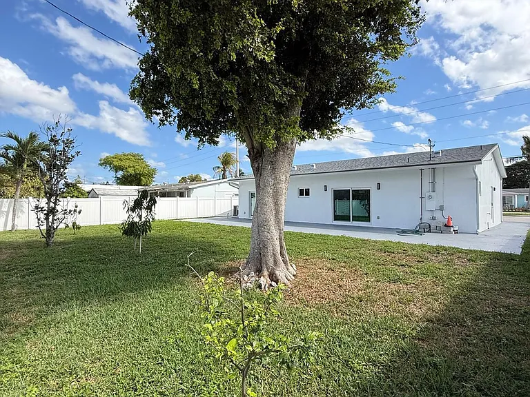 6319 Southgate Blvd — Photo 44