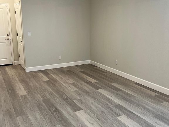3rd image of 3104 Vaughn Way #2