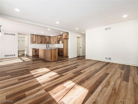 4th image of 1840 Aspen Dr