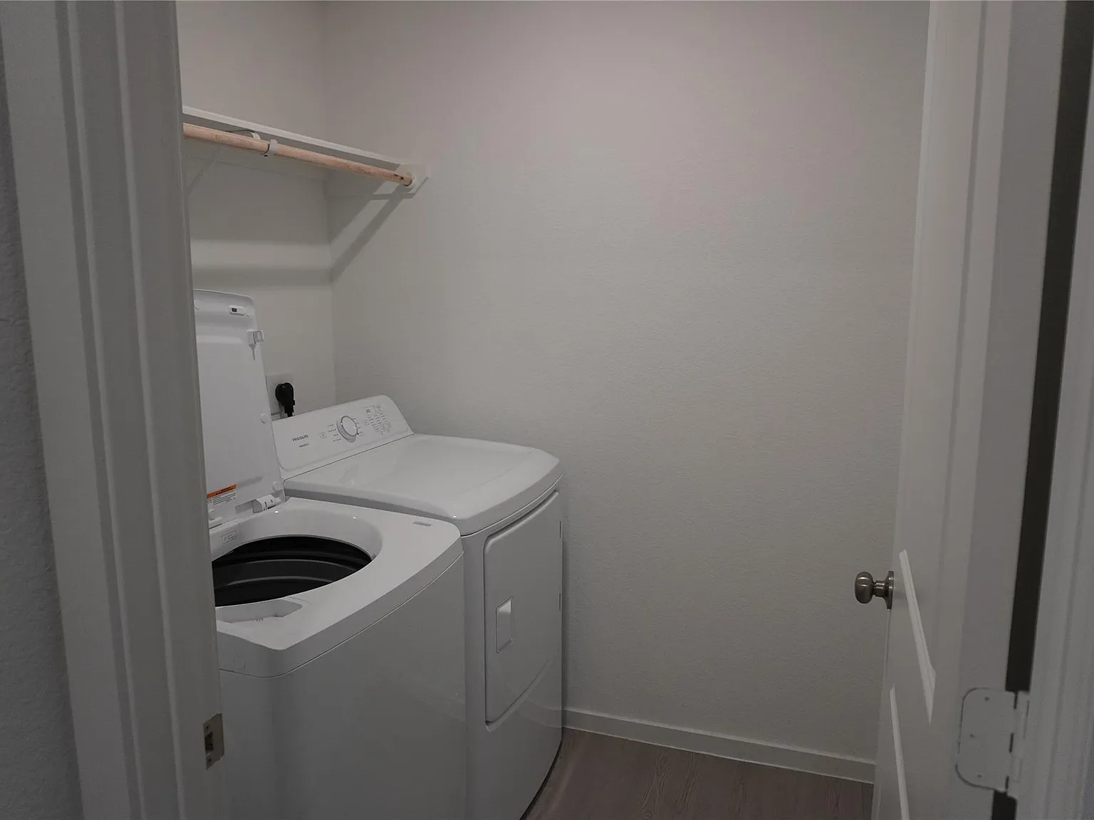 4 bed, 2.5 bath, 2263 sqft, $2,600 — Photo 3