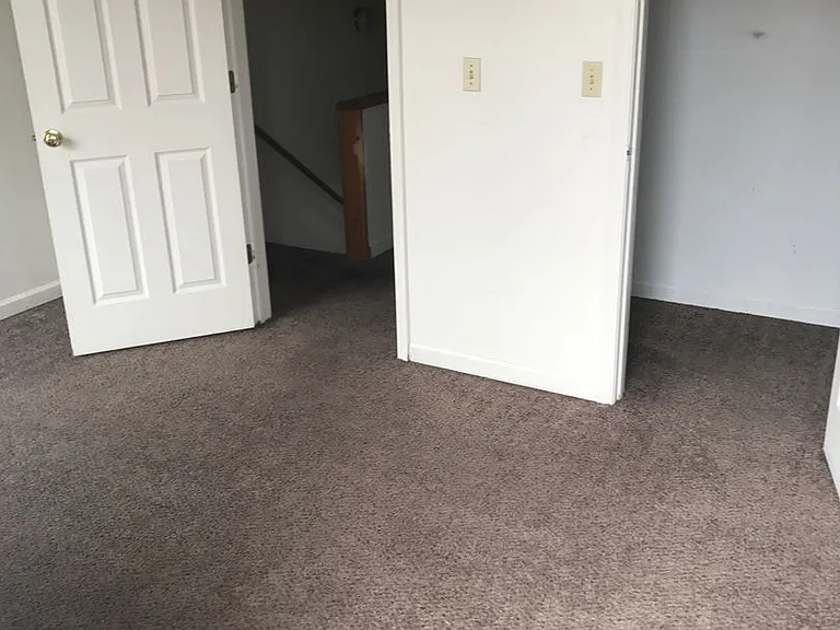 506 S Poplar St — Photo 29