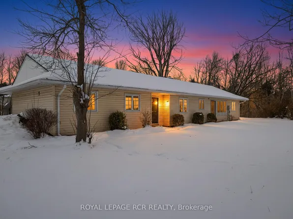 3 Starrview Cres, Mono, ON L9W 3A8