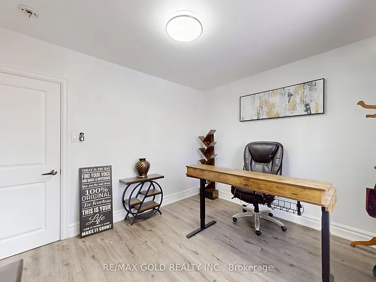 189 Kingsview Blvd — Photo 30