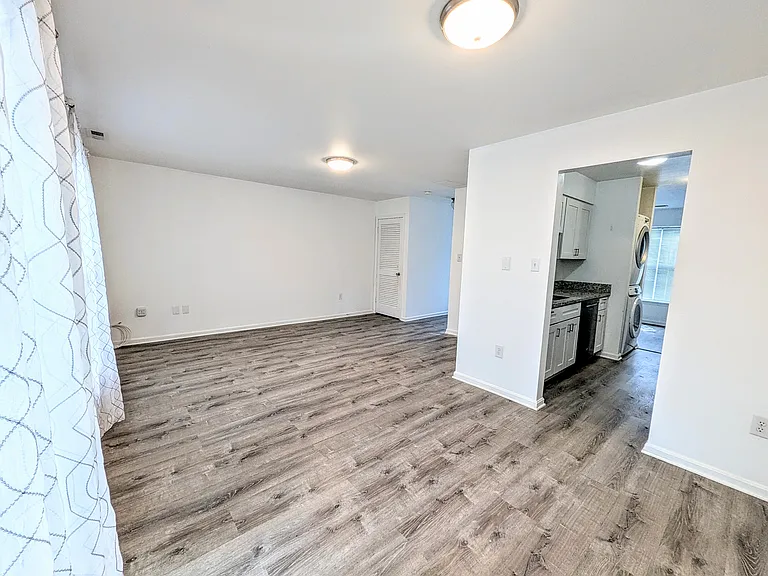 5816 Burke Manor Ct — Photo 4