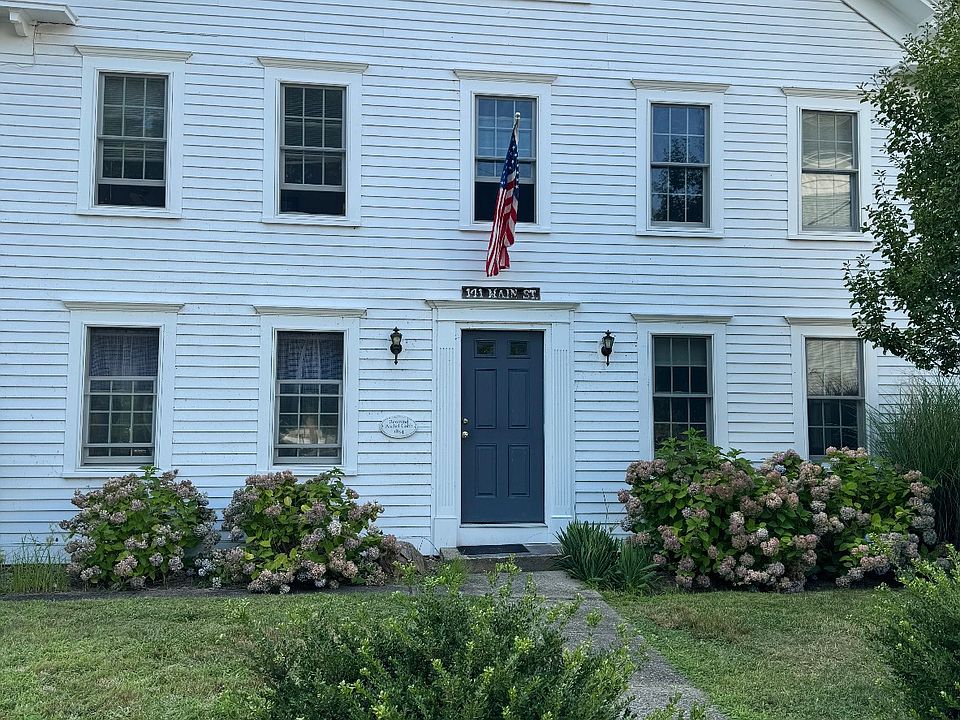1st image of 141 Main St #4