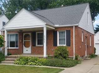 351 Huntmere Dr, Bay Village, OH