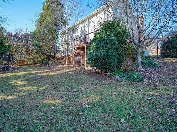 4th image of 121 Woodcreek Dr