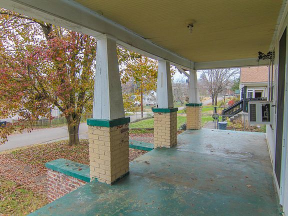 3rd image of 3614 Alpine Dr