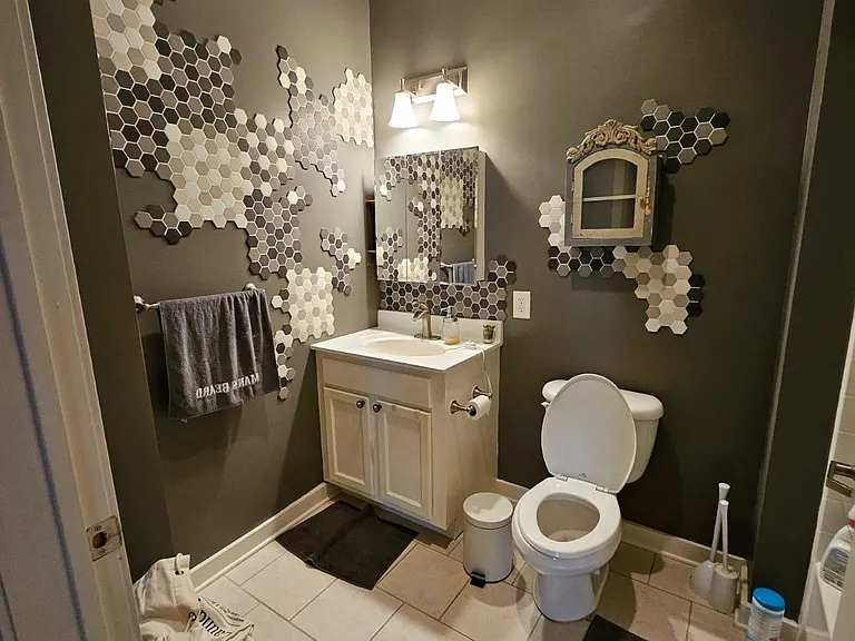 Master Bedroom Bathroom