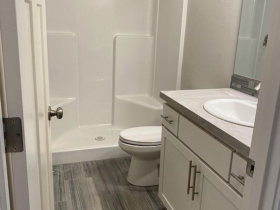 Downstairs full bath