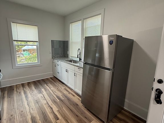 Kitchen (view 1)