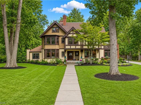 2862 Fairmount Blvd, Cleveland Heights, OH 44118