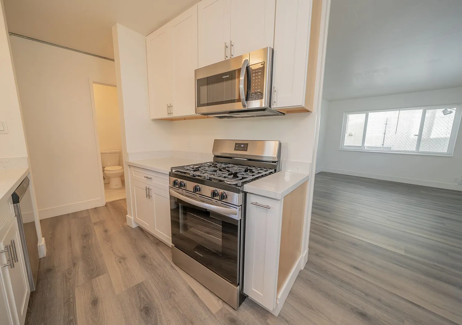 1830 6th Avenue — Photo 3