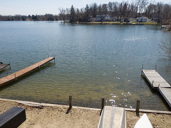 3rd image of 34471 Edgewater Dr