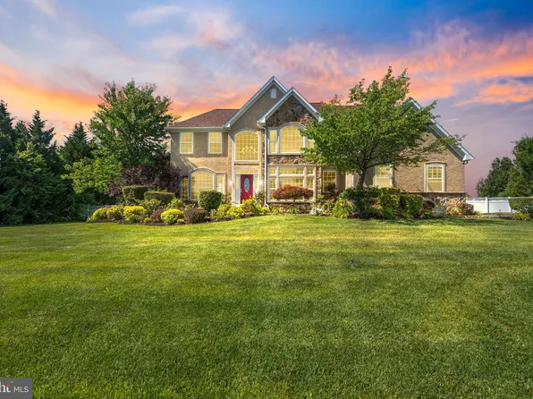 1005 Hewes Dr, Mullica Hill, NJ 08062