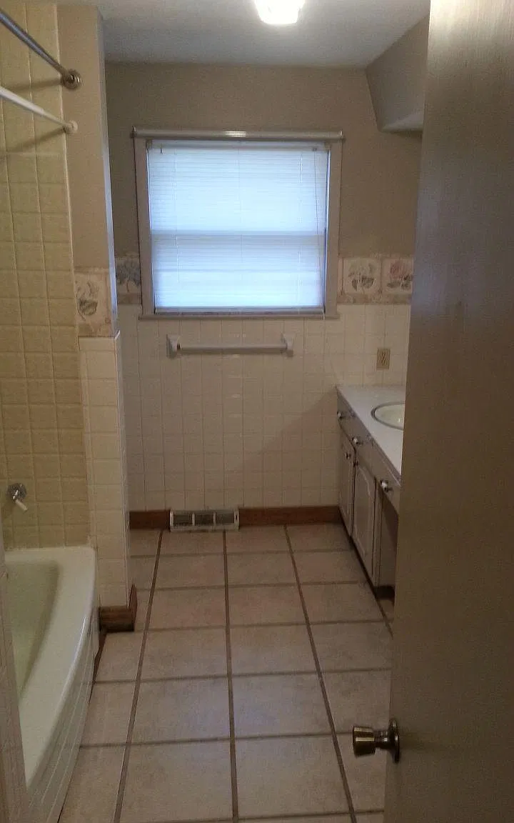 3 bed, 1618 sqft, $1,400 — Photo 2