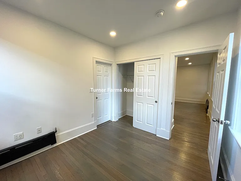 Myrtle St — Photo 12