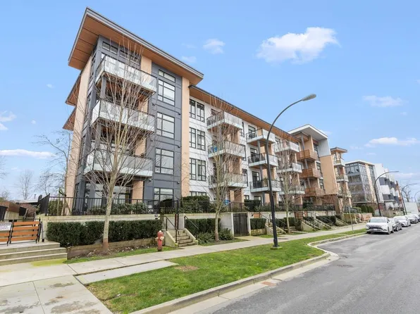 300 Salter St #205, New Westminster, BC V3M 0L9