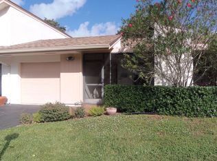 6995 Lupin Ln, Lake Worth, FL 33467