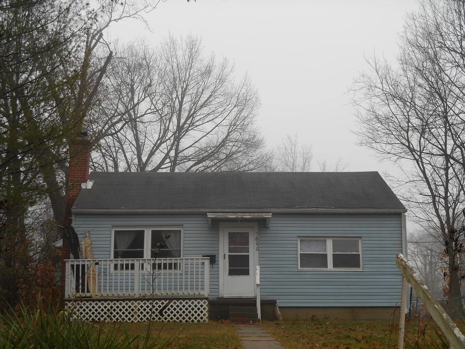 1600 E University St — Photo 1