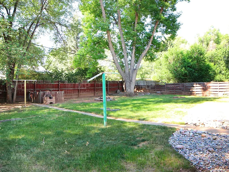 609 W Prospect Rd — Photo 13