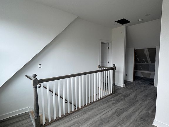 2nd image of 7 Hill St Floor 3