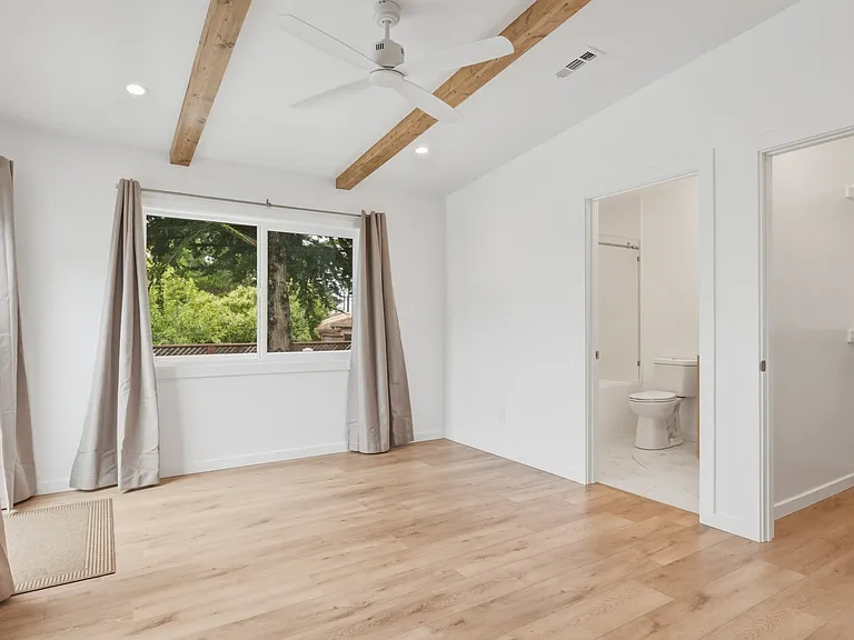 1182 Jewell Ave — Photo 14