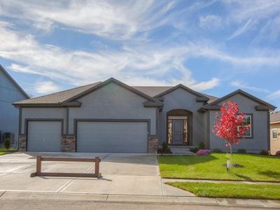 7300 NW Forest Lakes Dr, Parkville, MO, 64152