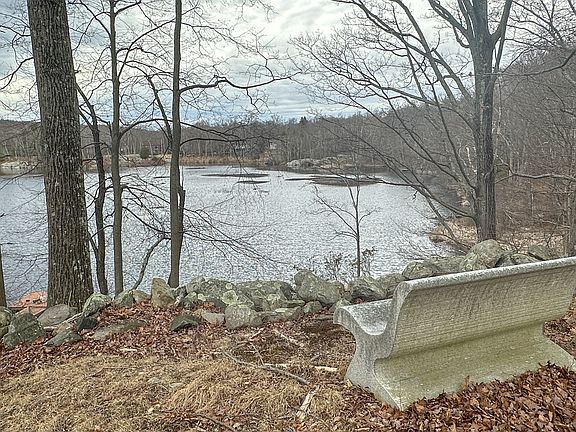 2nd image of 49 Tibet Dr