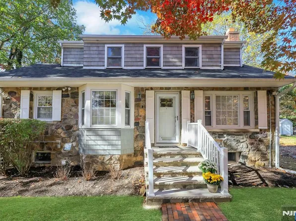 103 E Mahwah Rd, Mahwah, NJ 07430