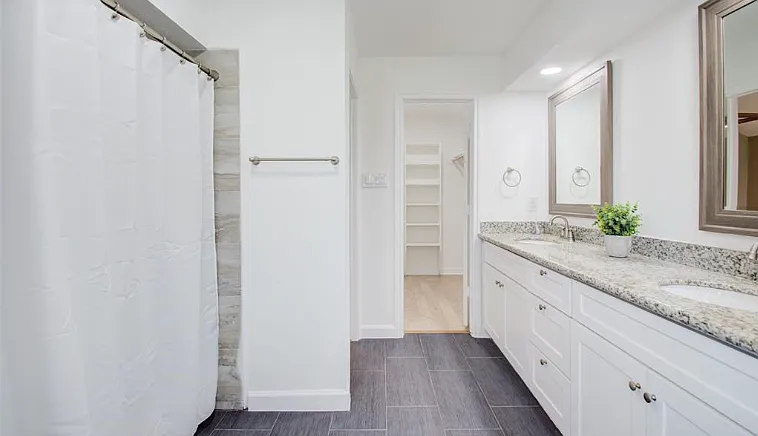 15623 Sandy Hill Dr — Photo 18
