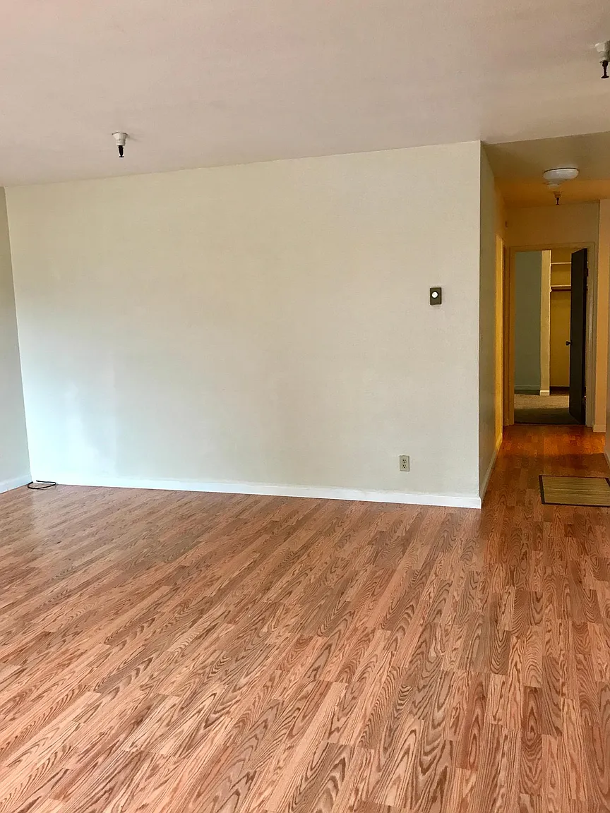 190 Eastmoor Ave photo 1
