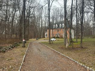 2425 Merwins Ln, Fairfield, CT 06824