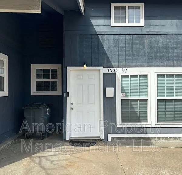 3605 1/2 E 16th St #B — Photo 2
