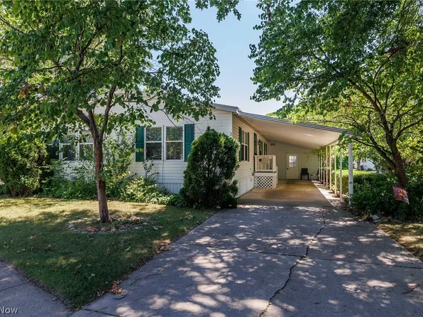 2 Piccolo Pl, Olmsted Falls, OH 44138
