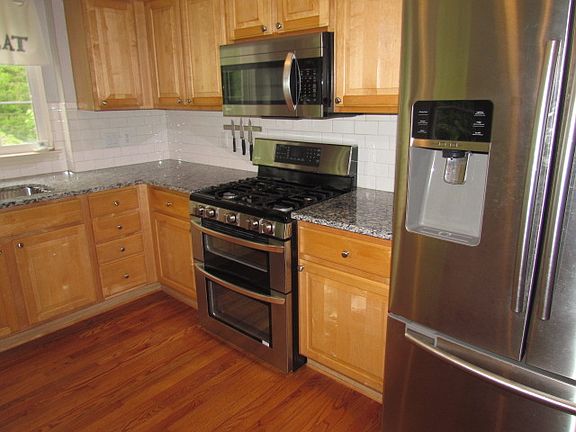 5th image of 7982 Creek Bend Dr