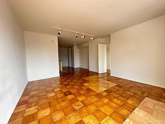 4th image of 300 W 55th St APT 11A