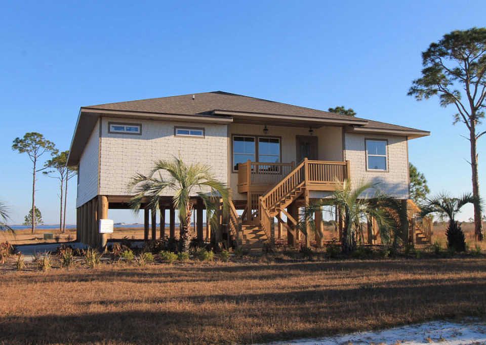 1st image of 425 Emerald Pointe Dr