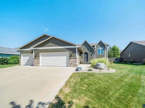 204 S Red Willow Ave, Sioux Falls, SD 57110